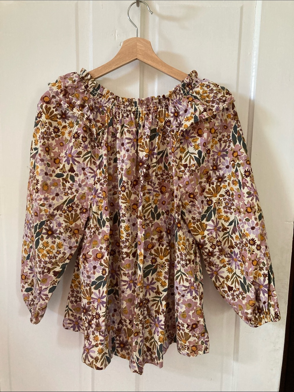 Floral Ruffle shoulder top - Picture 5 of 5